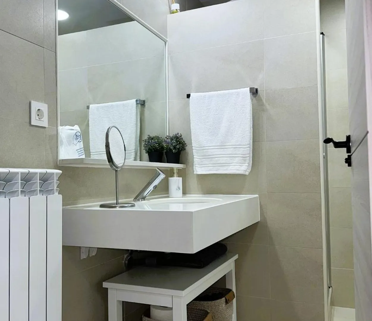 Grazaries -Piso Centrico Granada- Apartment 0*, Granada